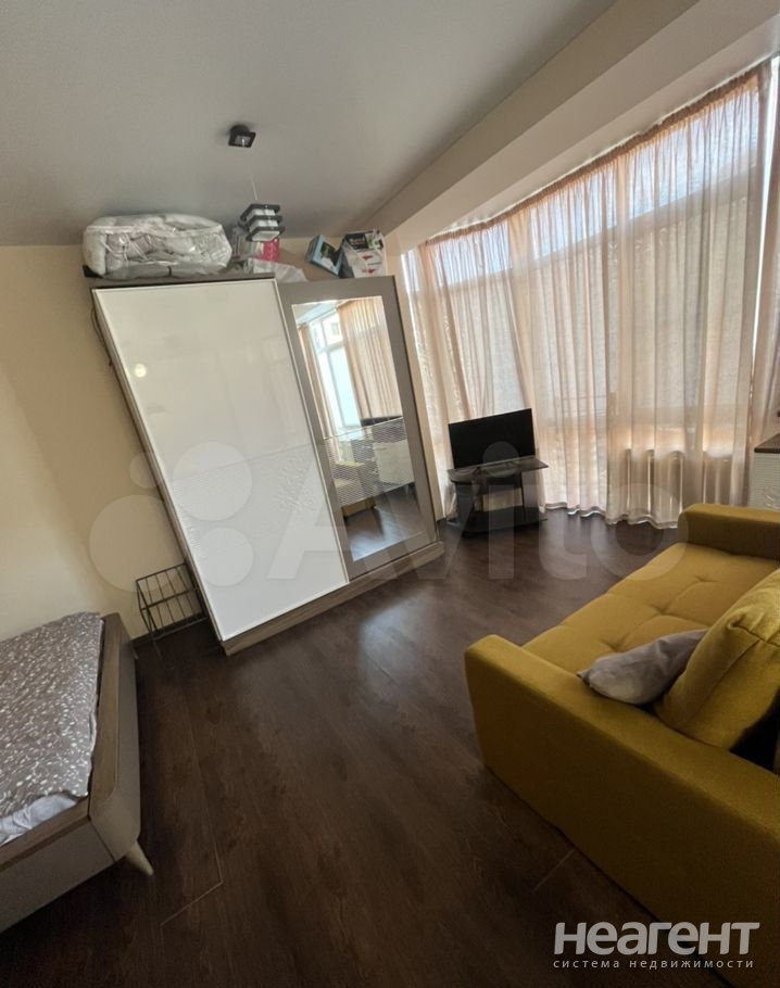 Продается 1-комнатная квартира, 41,7 м²