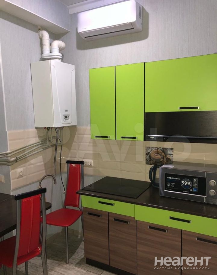 Продается 1-комнатная квартира, 32 м²