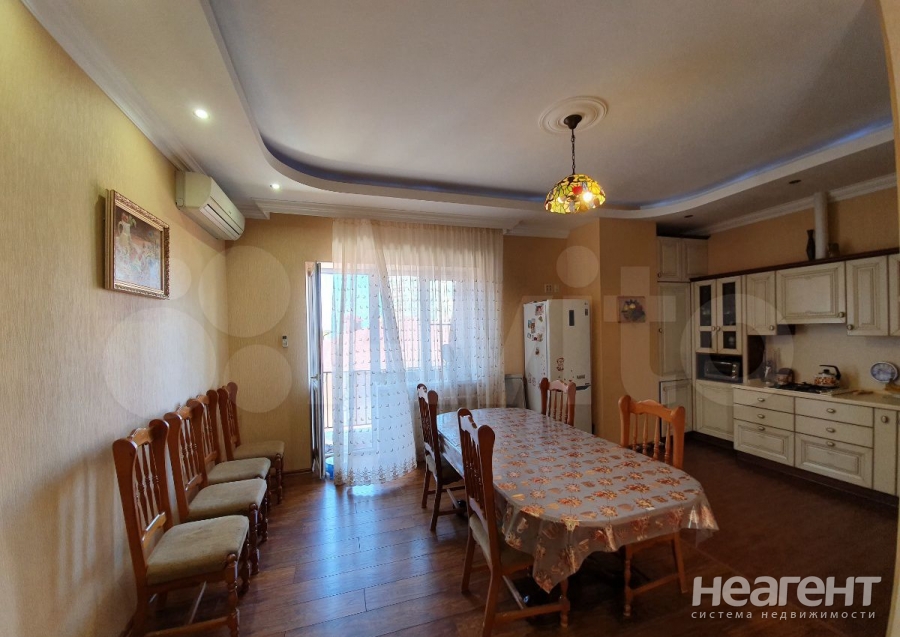 Продается Многокомнатная квартира, 150 м²