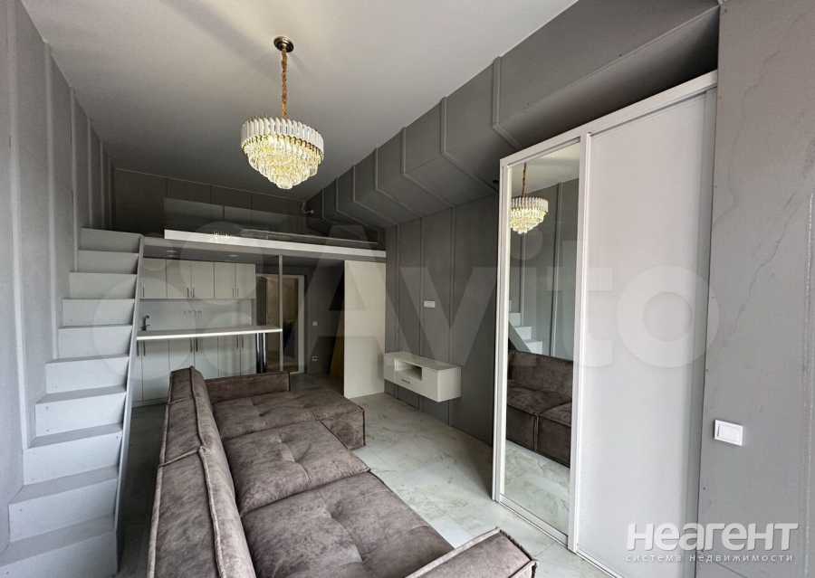 Продается 1-комнатная квартира, 42 м²