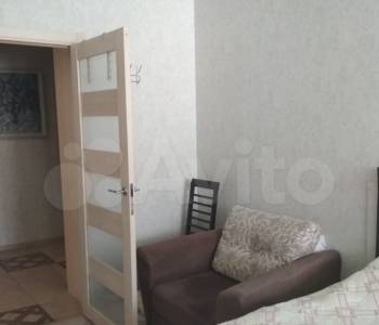 Продается 1-комнатная квартира, 97 м²