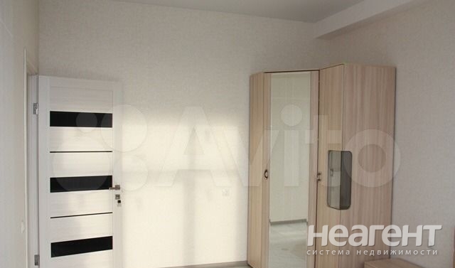 Продается 1-комнатная квартира, 48 м²