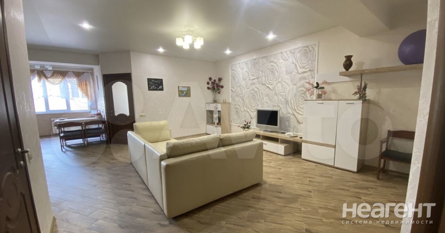 Продается Многокомнатная квартира, 74 м²