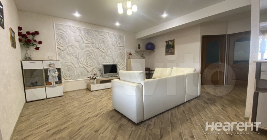 Продается Многокомнатная квартира, 74 м²