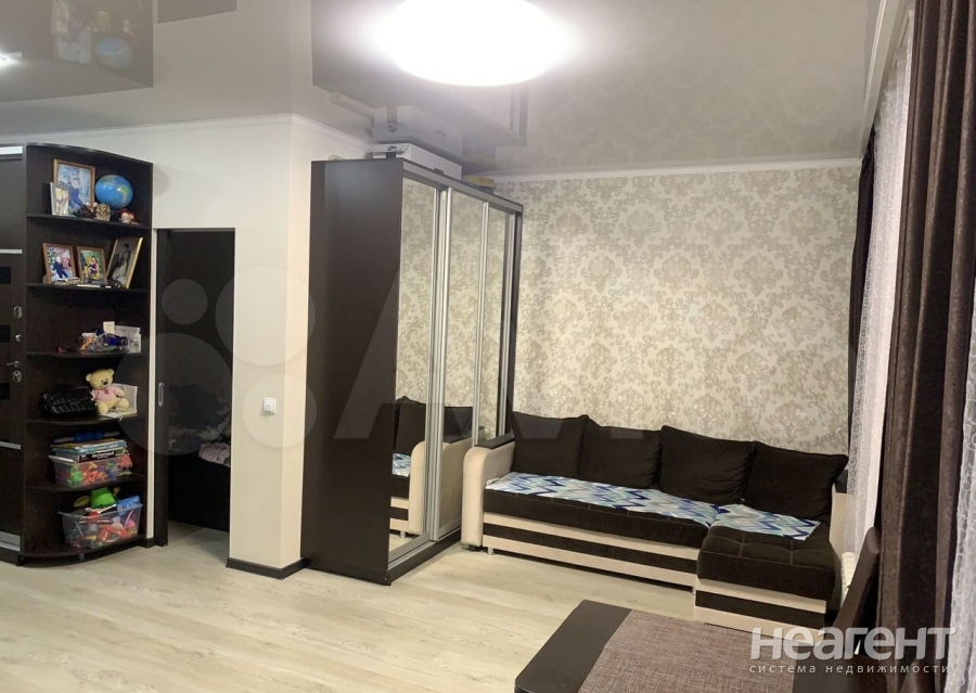 Продается 1-комнатная квартира, 37 м²