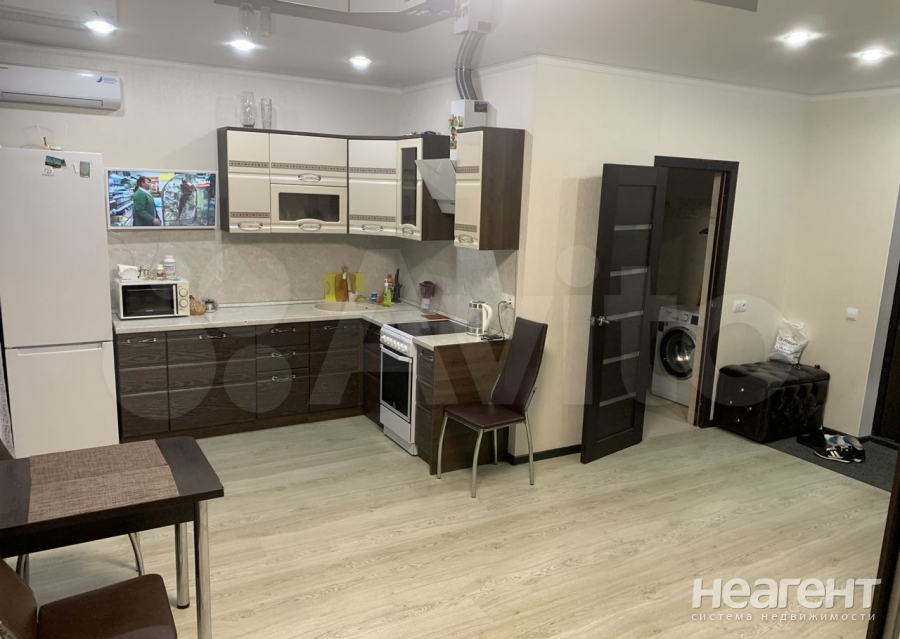 Продается 1-комнатная квартира, 37 м²