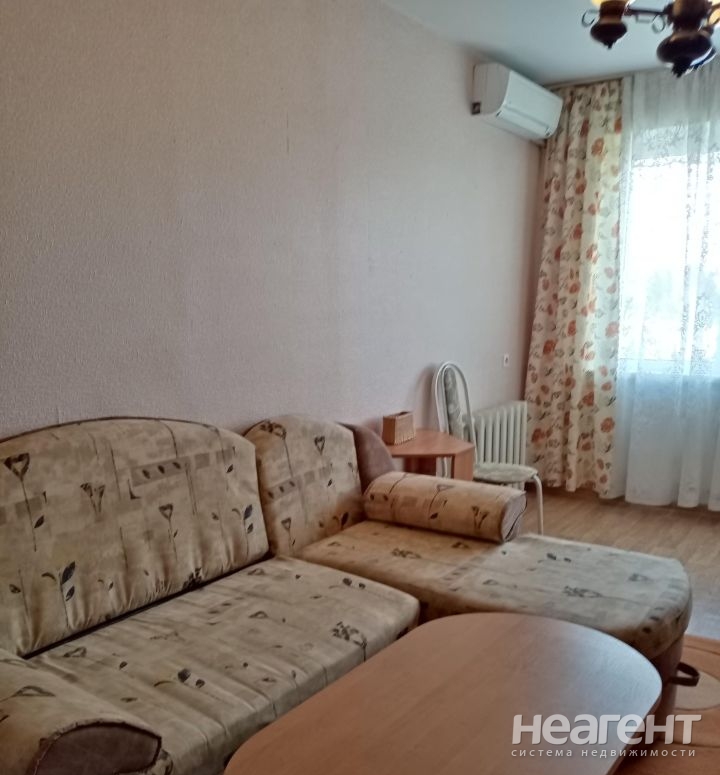 Продается 1-комнатная квартира, 38 м²