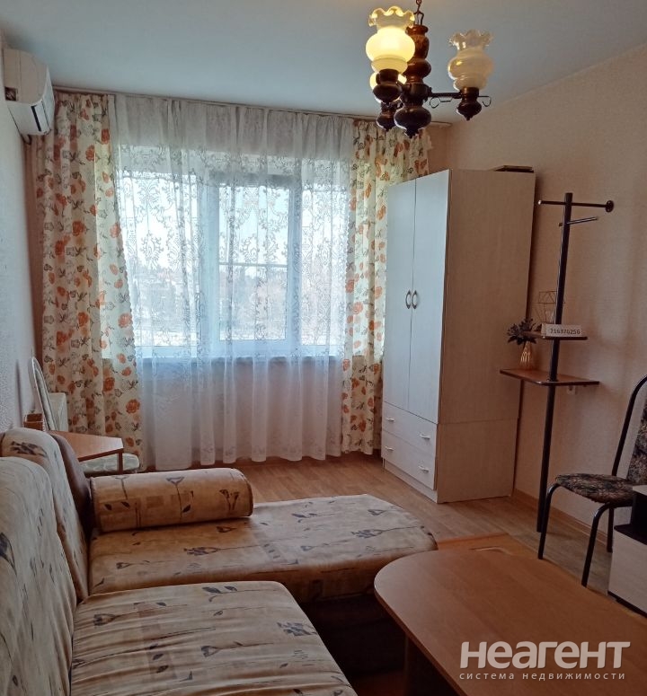 Продается 1-комнатная квартира, 38 м²