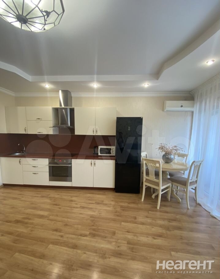 Продается 1-комнатная квартира, 45 м²