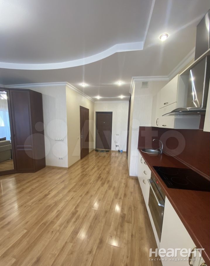 Продается 1-комнатная квартира, 45 м²