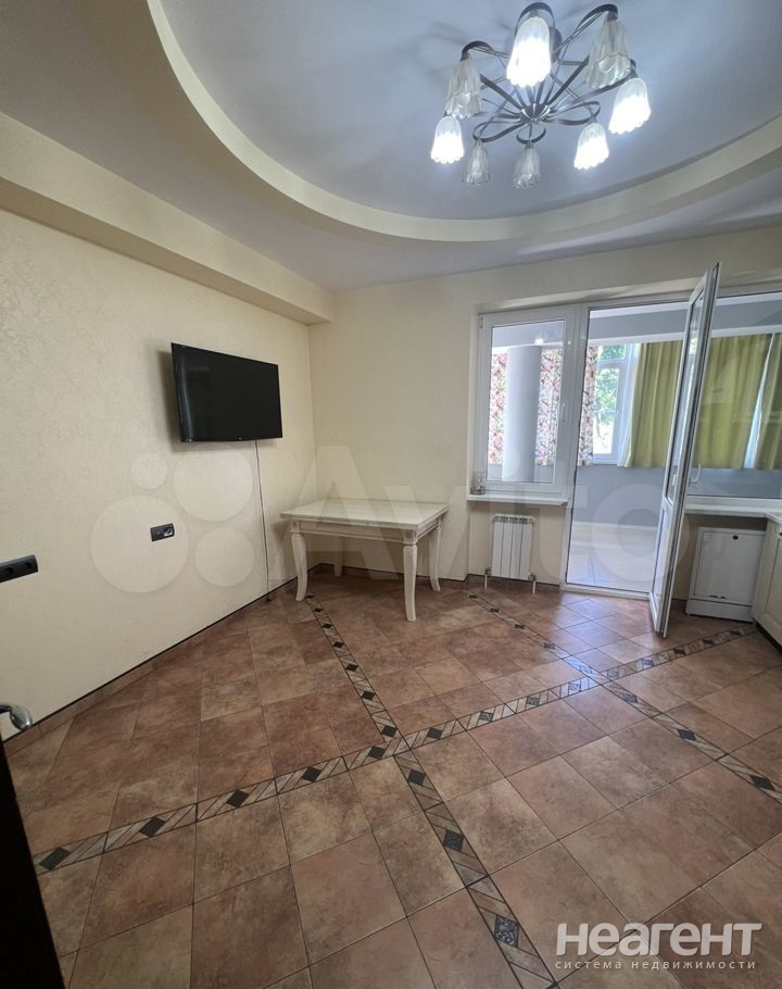 Продается 2-х комнатная квартира, 129 м²