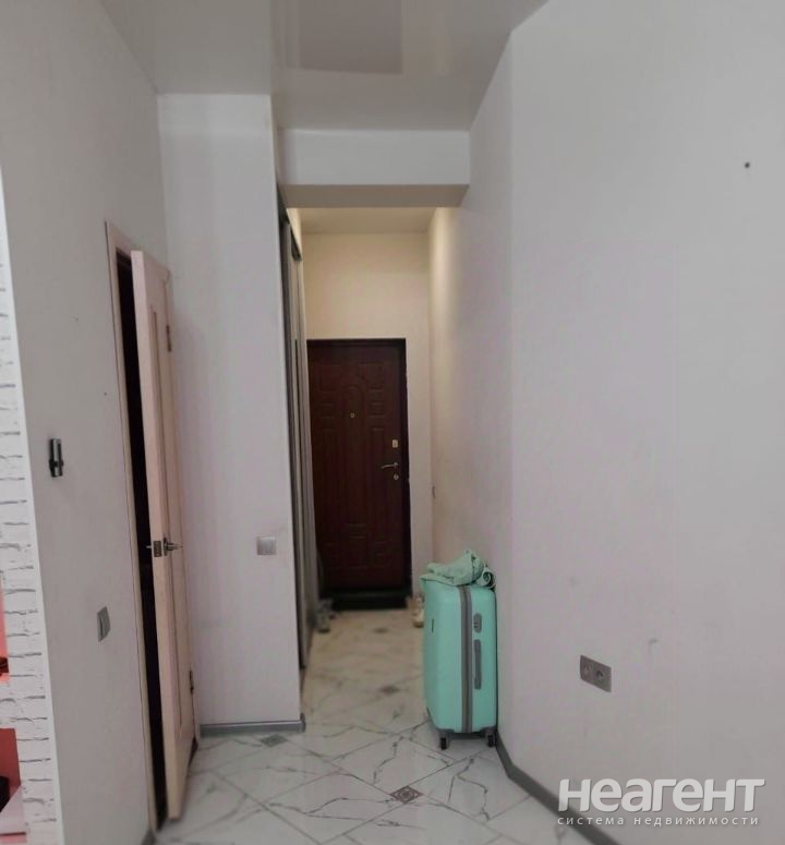 Сдается 1-комнатная квартира, 37 м²