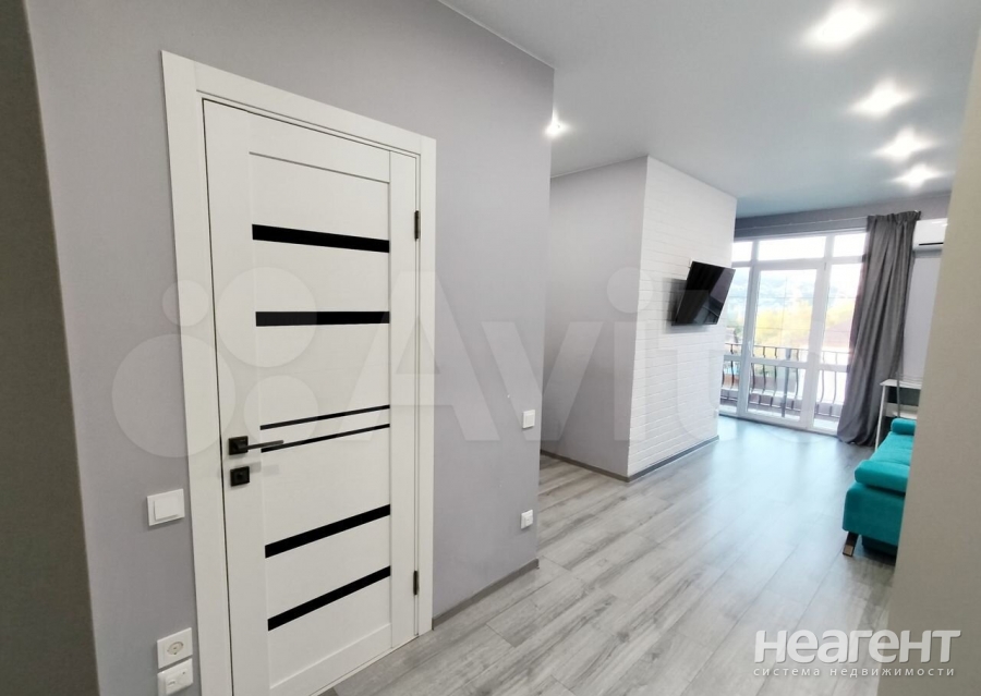 Продается 1-комнатная квартира, 32 м²