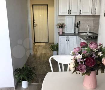 Продается 1-комнатная квартира, 42 м²