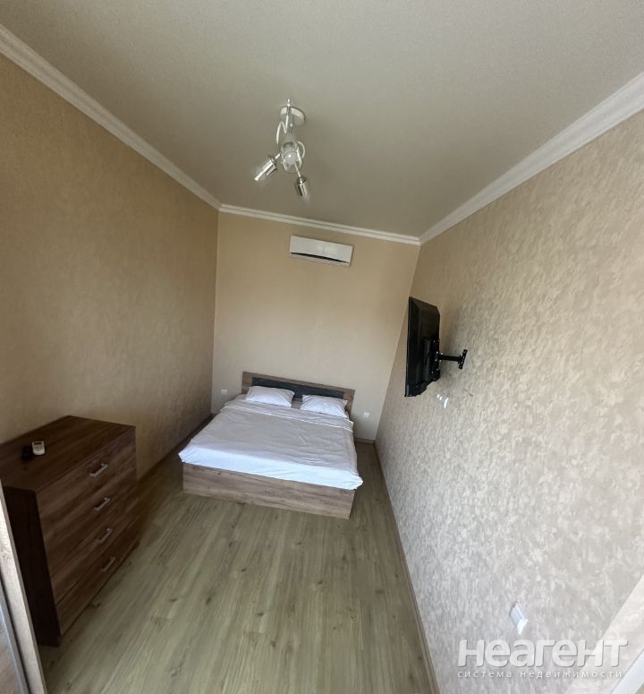 Продается 1-комнатная квартира, 35 м²