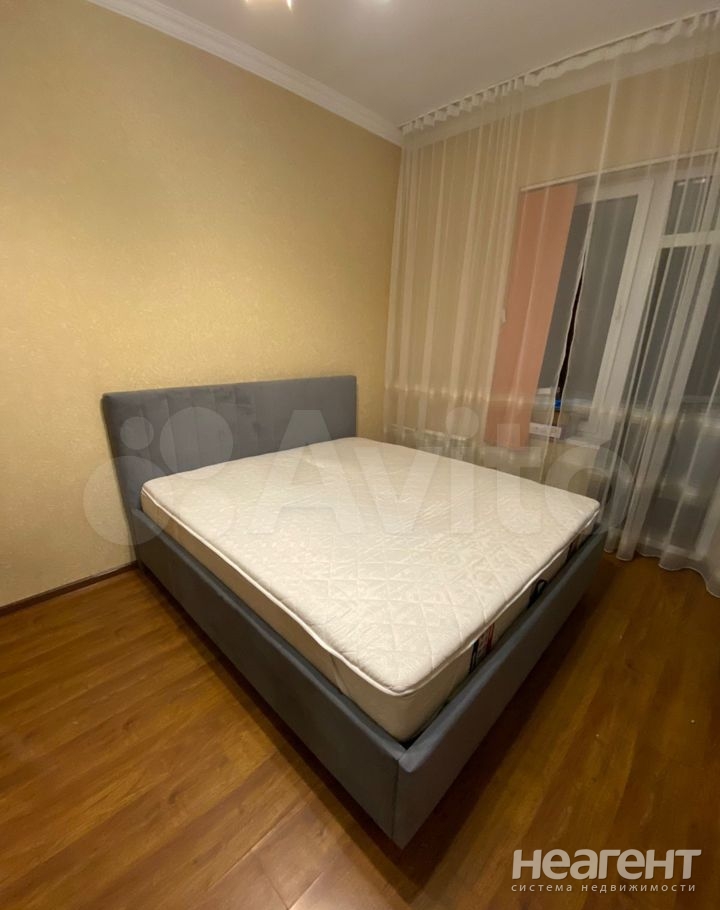 Сдается 1-комнатная квартира, 42 м²