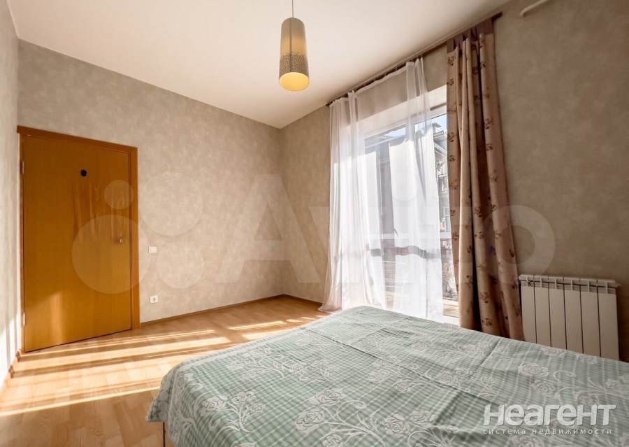 Продается Многокомнатная квартира, 97,3 м²