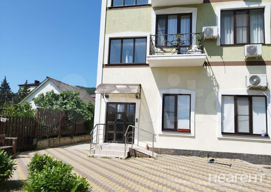 Продается 1-комнатная квартира, 35 м²