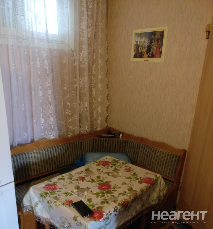 Продается 1-комнатная квартира, 41 м²