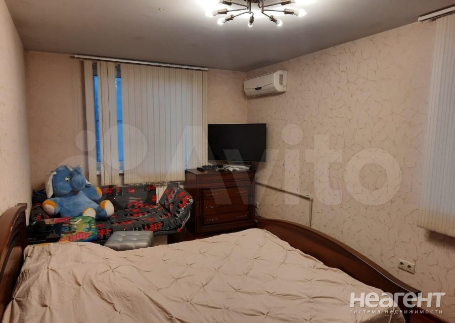 Продается 1-комнатная квартира, 32 м²