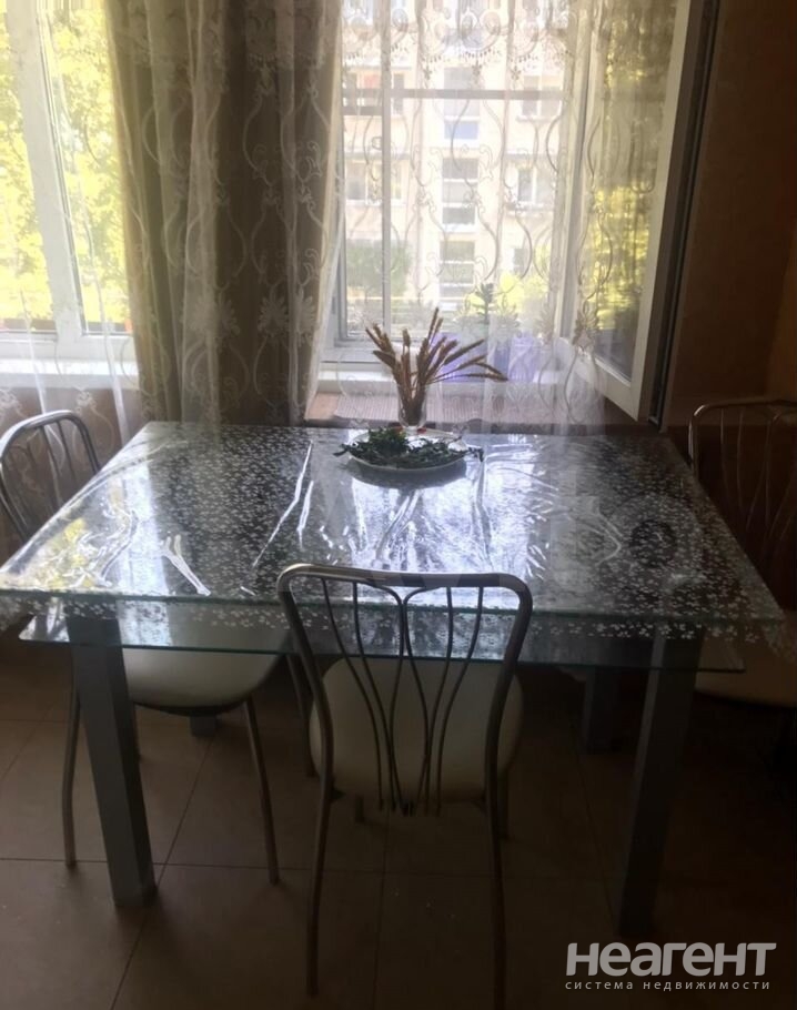 Продается 1-комнатная квартира, 32 м²