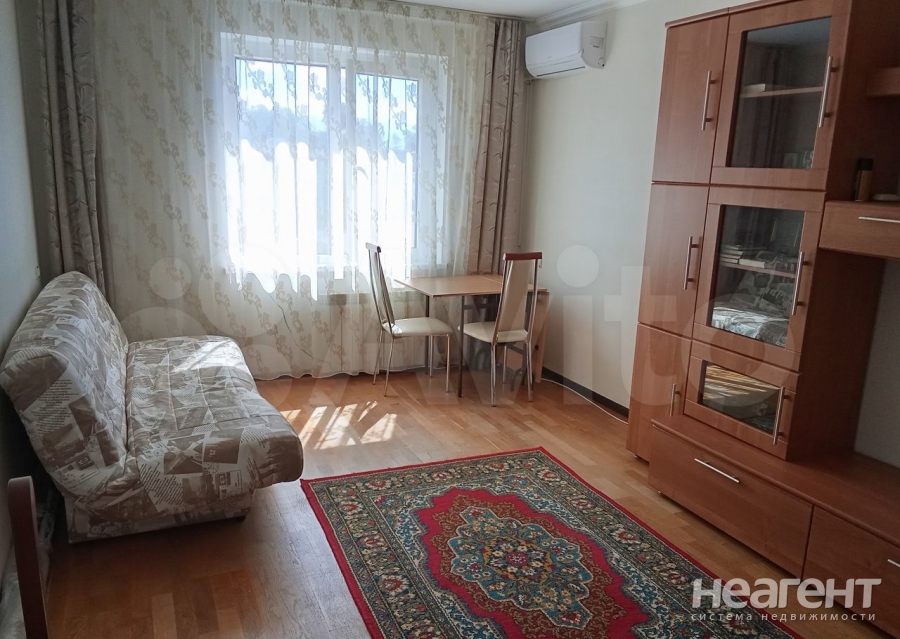 Продается 1-комнатная квартира, 48 м²