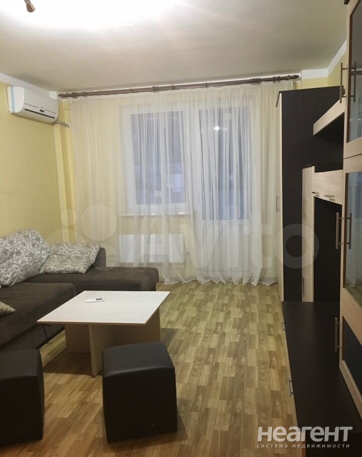 Продается 1-комнатная квартира, 62 м²