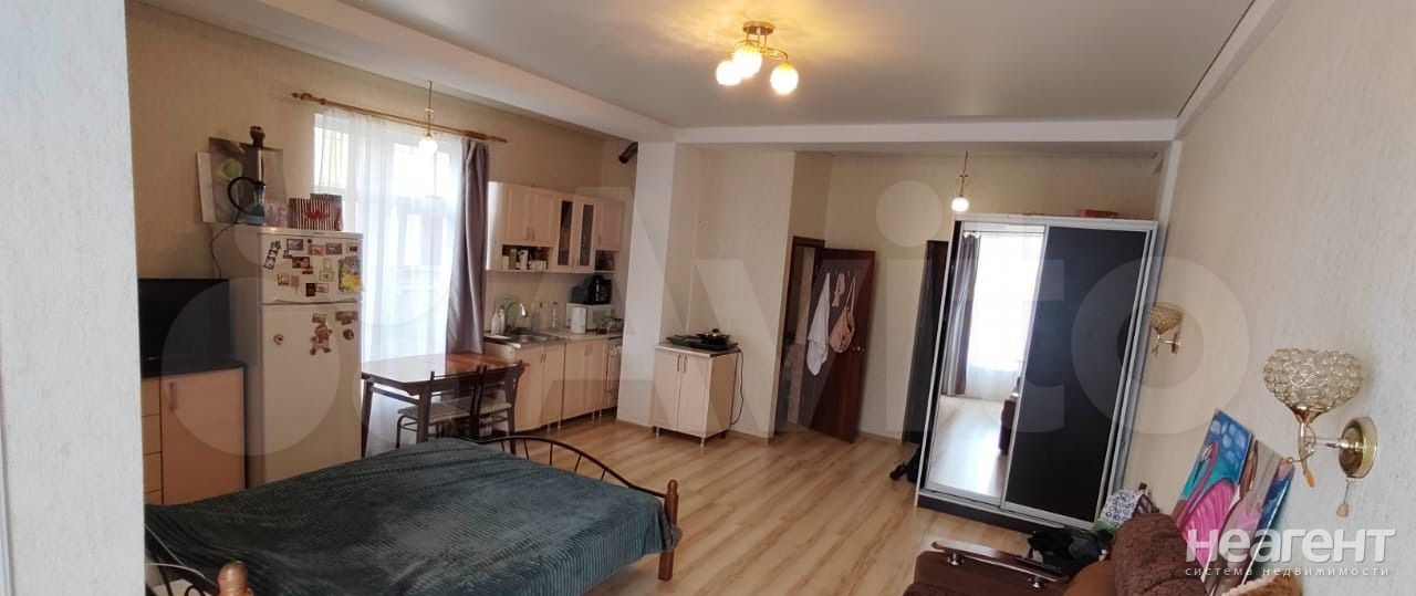 Продается 1-комнатная квартира, 32 м²