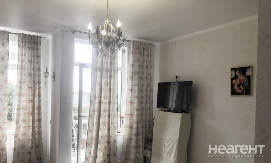 Продается 1-комнатная квартира, 35 м²