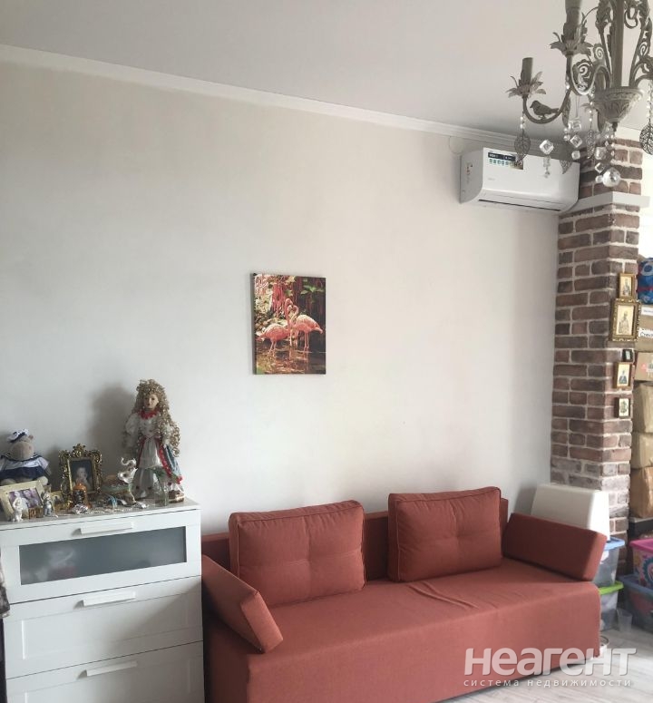 Продается 1-комнатная квартира, 35 м²