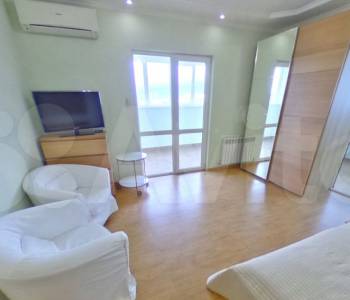 Продается 3-х комнатная квартира, 174 м²