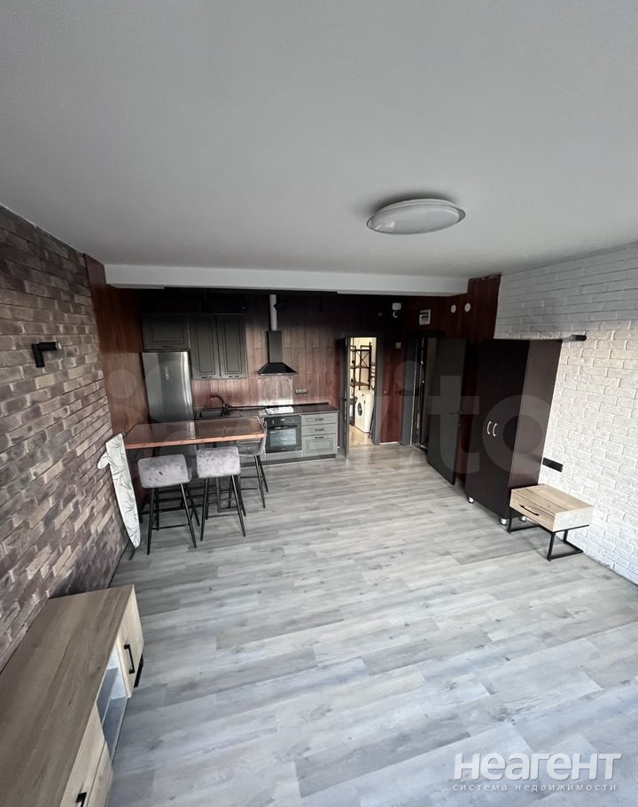 Продается 1-комнатная квартира, 32 м²