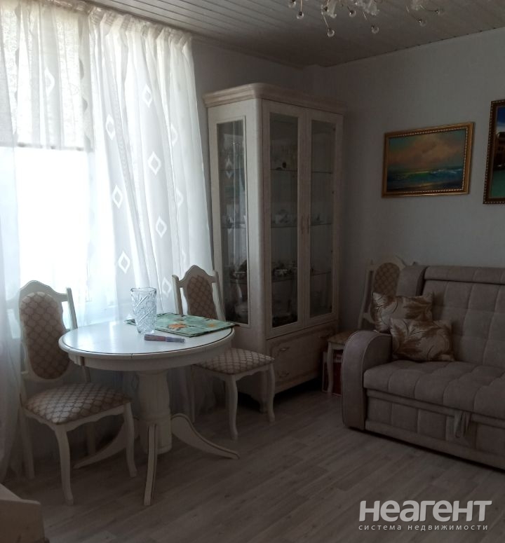 Продается 1-комнатная квартира, 32 м²