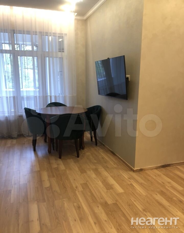 Продается Многокомнатная квартира, 100 м²