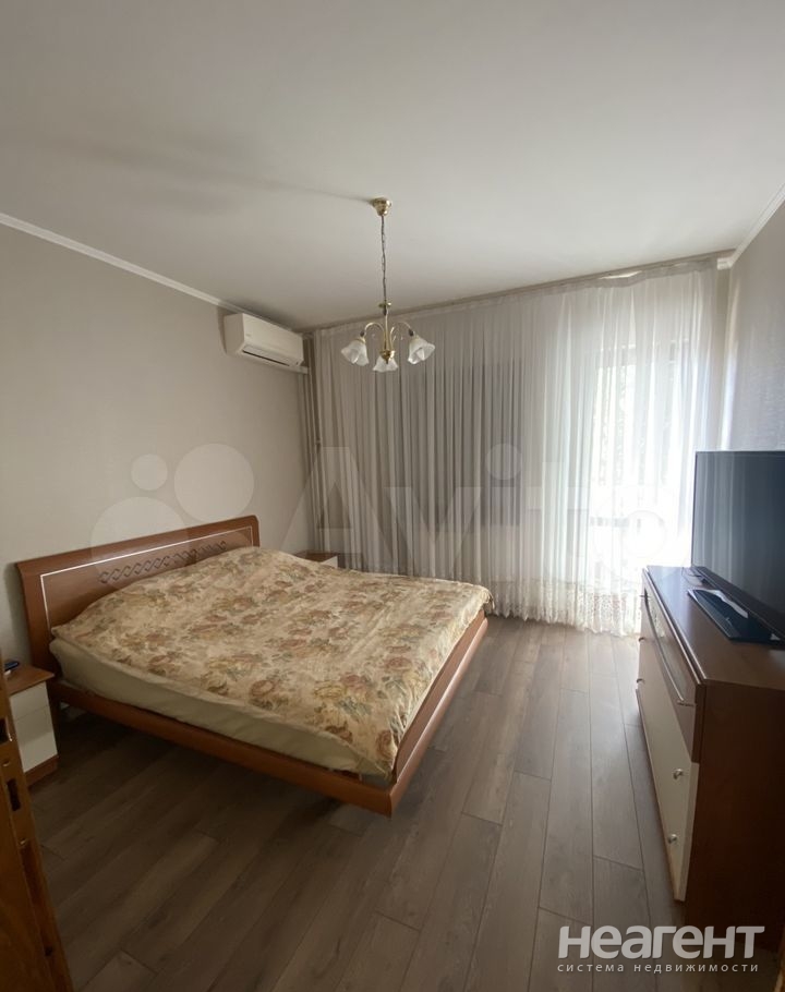 Продается Многокомнатная квартира, 100 м²