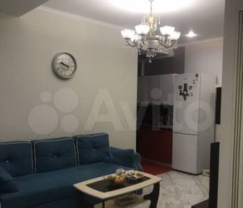 Продается 1-комнатная квартира, 42 м²