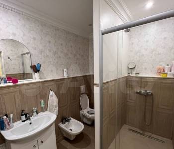 Продается Многокомнатная квартира, 101 м²