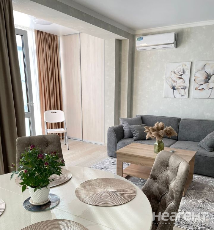 Продается 1-комнатная квартира, 38 м²