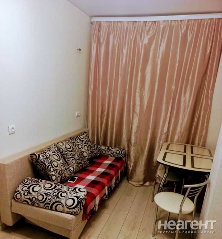 Продается 1-комнатная квартира, 38 м²