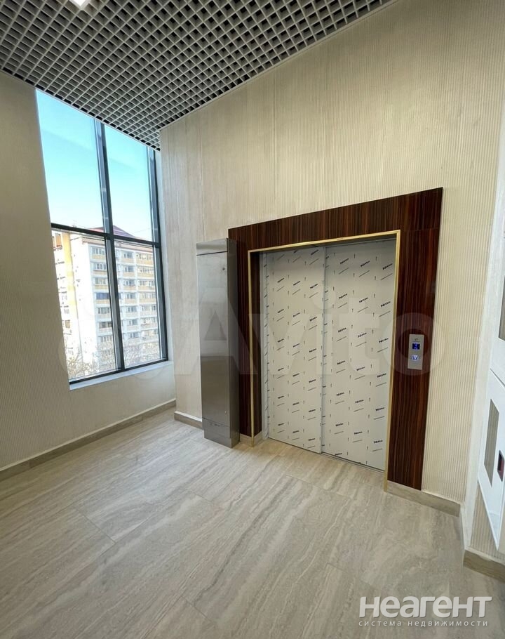 Продается 1-комнатная квартира, 37 м²