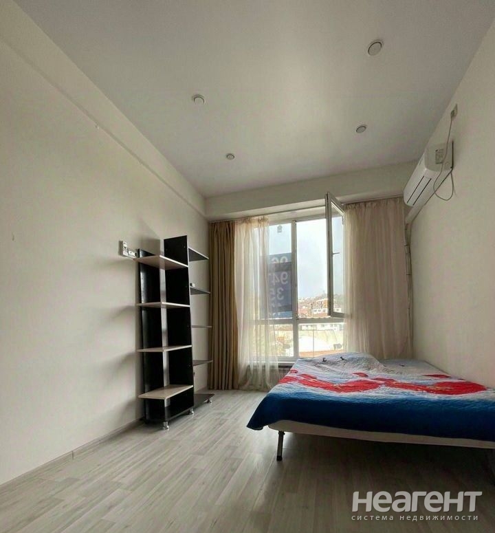 Продается 1-комнатная квартира, 35 м²