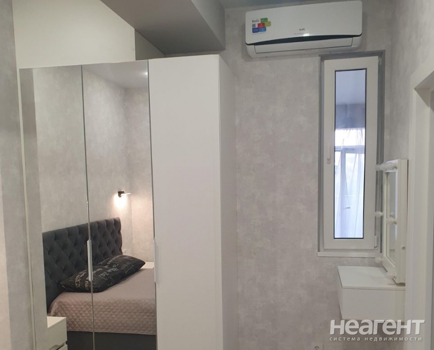 Продается 1-комнатная квартира, 64 м²