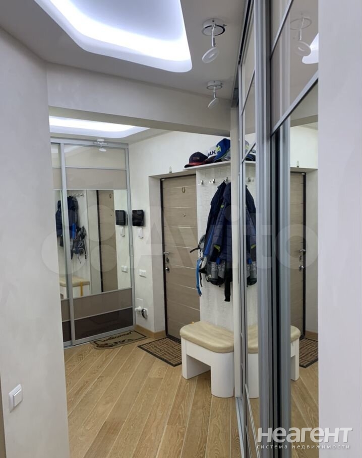 Продается Многокомнатная квартира, 120 м²