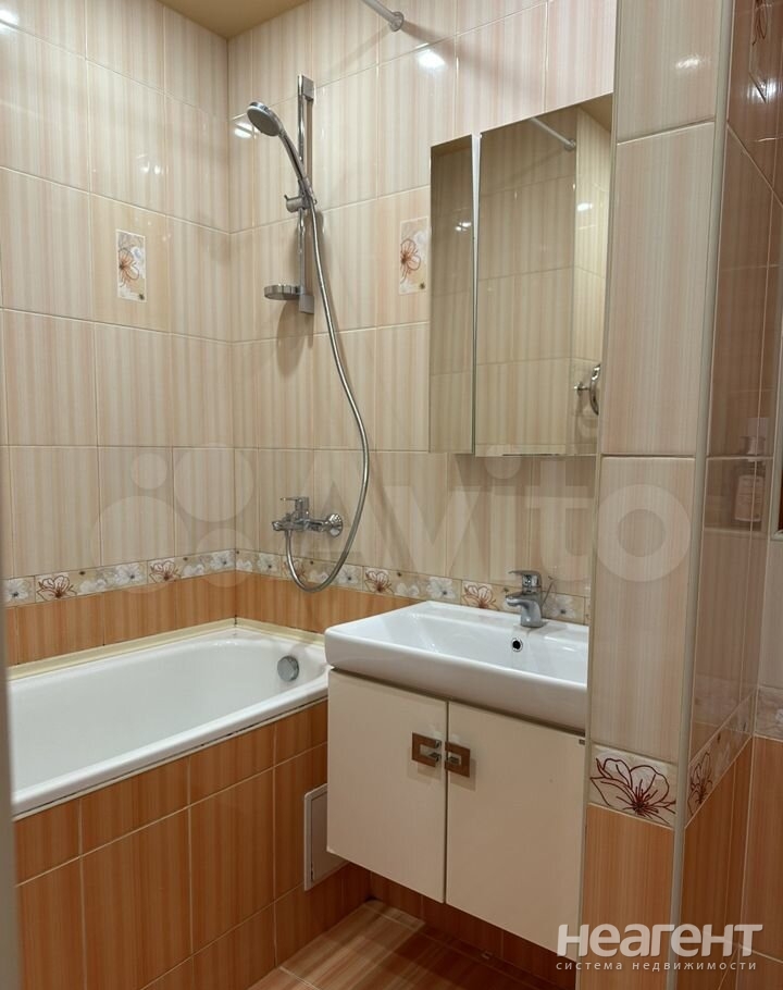 Продается 1-комнатная квартира, 35 м²