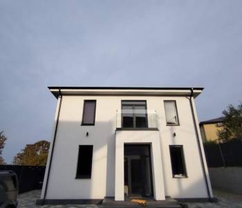 Продается Дом, 178,3 м²