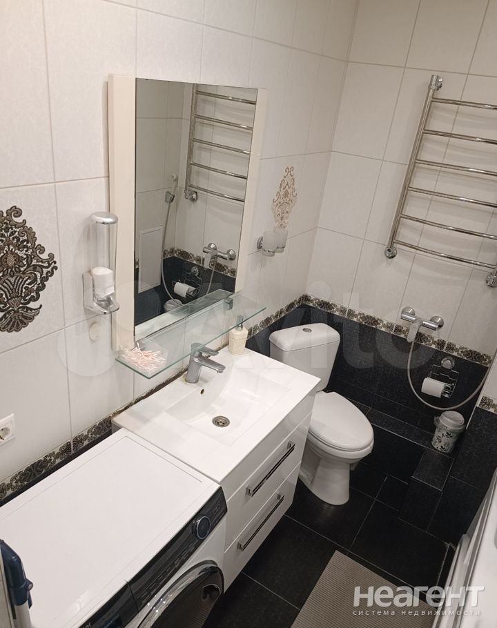 Продается 1-комнатная квартира, 32 м²