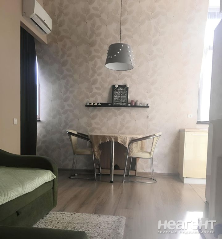 Продается 1-комнатная квартира, 37,5 м²