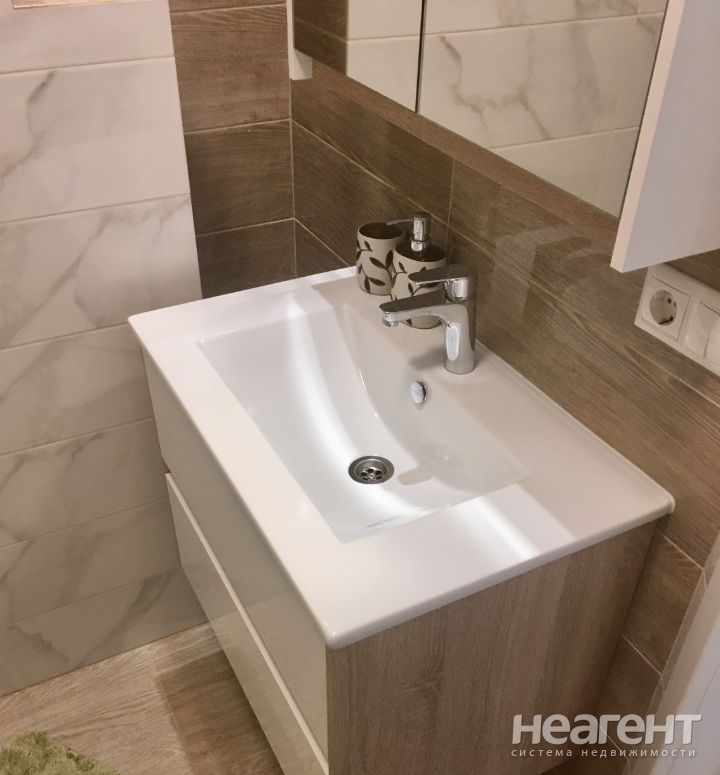 Продается 1-комнатная квартира, 37,5 м²