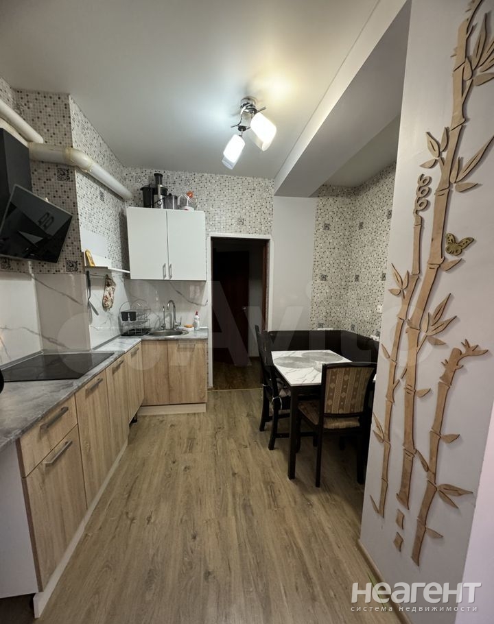 Продается 1-комнатная квартира, 50 м²