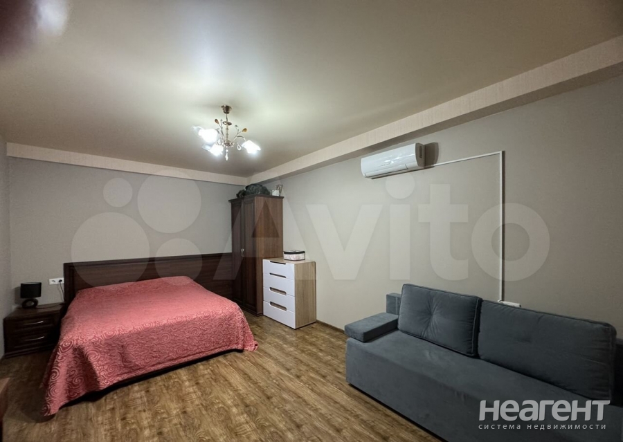 Продается 1-комнатная квартира, 50 м²